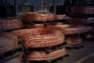 Bakır fiyatları yön arıyor: Orta Doğu'daki belirsizlik satış getirdi