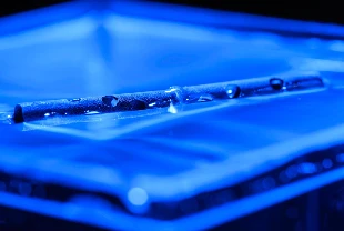 Batmayan gemiler yakın: Delinse bile su üstünde kalan metal geliştirildi