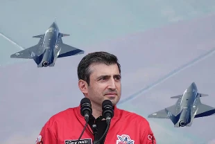 Bayraktar KIZILELMA otonom 'kol uçuşu'yla dünyada ilk oldu! 'Taklit eden değil takip edilen...'