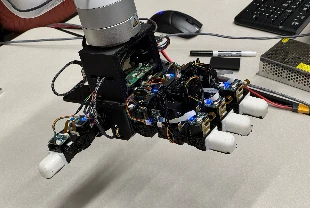 Becerikli robotik el: İnsan gibi algılıyor
