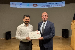 Berlin'de Osmanlı Türkçesi ve hat sanatı kursu düzenlendi! Öğrenciler sertifikalarına kavuştu