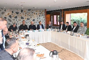 Bilişimde rekabet değil pazar büyütülmeli