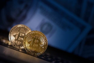 Bitcoin 2,5 haftanın zirvesine çıktı: Trump–Şi görüşmesi ve Fed beklentileri hareket getirdi
