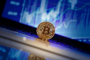 Bitcoin’de kayıp derinleşti: 61 bin dolar seviyesini test etti