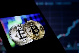 Bitcoin'de yükseliş sürüyor: Jeopolitik risklerin azalması ve kurumsal alımlar etkili oldu