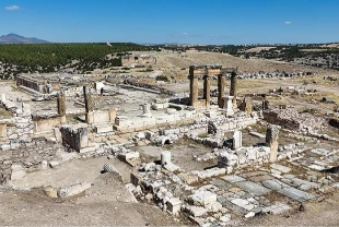 Blaundos’un 2 bin yıllık stadyumu ortaya çıkarılıyor: Antik kentte kazılar hız kazandı