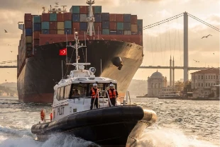 Boğazlardan geçen gemilere 4 ayda 15 bini aşkın kılavuzluk hizmeti