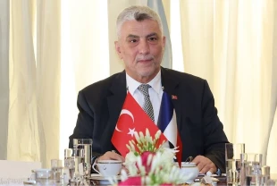 Bakan Bolat'tan Paris'te iş dünyasına mesaj: Türkiye'nin en güvenilir ticaret ortaklarından biri
