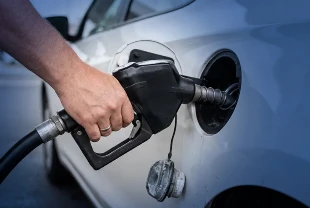 Brent petrolün varil fiyatı 98 dolara yükseldi! Benzin ve motorin fiyatları yeni haftaya nasıl başladı?