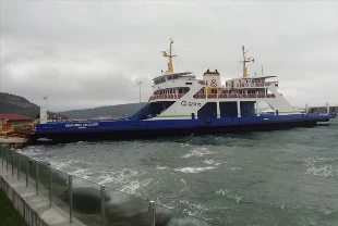 Çanakkale'de gemi trafiğine fırtına engeli