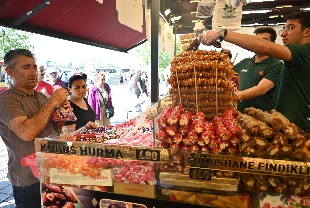 Çarşı pazarda bayram bereketi