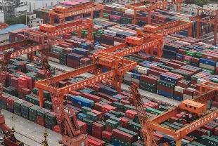 Çin'de ihracat kasımda yeniden büyümeye geçti