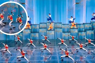 Çin’in teknolojik gövde gösterisi: İnsansi robotlar kung fu yaptı