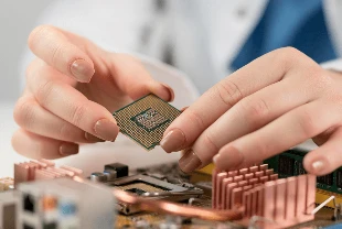 Çip üretiminde ezber bozan buluş: Litografi sınırı aşılıyor