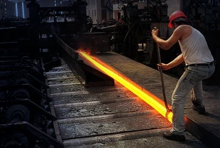 Demir cevheri fiyatları bir ayın zirvesinde: Çin'in çelik kapasitesi kararı destekledi