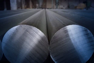 Demir cevherinde stok baskısı: Çin limanlarındaki yüksek envanter fiyatları aşağı çekiyor