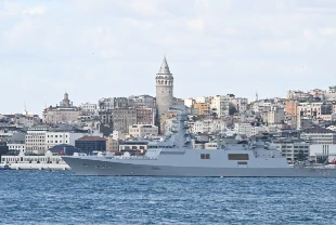 Deniz ticaret yollarının güvencesi: Donanma'dan Boğaz'da gövde gösterisi