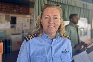 Denizcilikte bir ilk: Kadın kılavuz kaptan dev gemilere yön veriyor