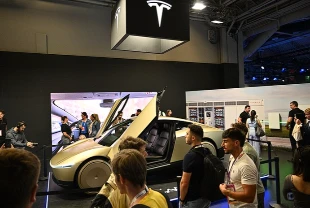 Direksiyon yok pedal yok: Tesla Cybercab seri üretime geçti