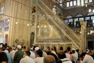 DİYANET 2 MAYIS 2025 CUMA NAMAZI: Cuma namazı nasıl kılınır, kaç rekattır?