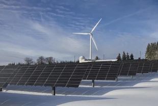 Dünya yeşil enerjiye yöneldi: Yapımı süren her 3 enerji projesinden 2'si temiz kaynaklı