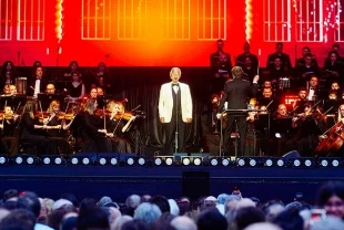 Dünyaca ünlü İtalyan tenor Andrea Bocelli, İstanbul'da konser verdi