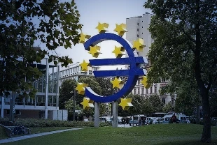 ECB tutanakları açıklandı: Faiz indirimi için 'bekle-gör' sinyali