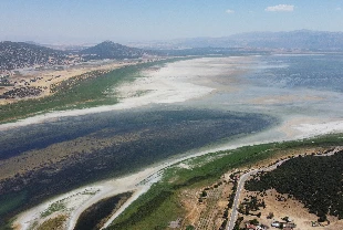 Eğirdir ve Hoyran göllerini kuralık vurdu! Su seviyesi düştü