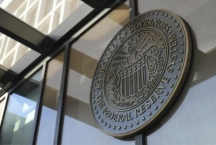 Ekonomistlerin büyük çoğunluğu Fed’den indirim bekliyor