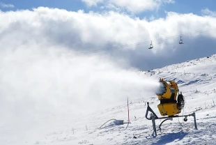 Erciyes Kayak Merkezi, suni karlama ile yeni sezona hazırlanıyor