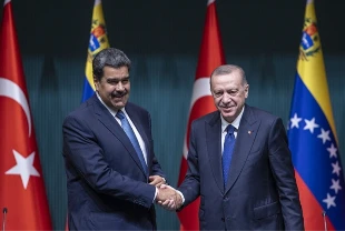 Erdoğan ile Maduro görüştü: Türkiye diyalogdan yana mesaj verdi