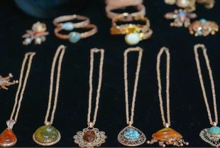 Eski kablolar takıya dönüştü: Diyarbakır’da sıfır atıkla bakırdan sanat eseri üretildi