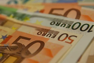 Euro Bölgesi dış ticaret verileri açıklandı: 16,2 milyar euro fazla verdi