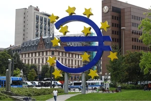 Euro Bölgesi’nde büyüme frene bastı: PMI 10 ayın dibinde