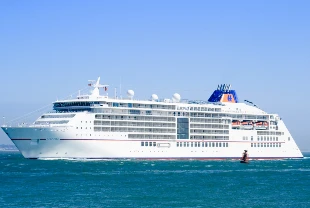 Europa 2 kruvaziyeri Marmaris'e yanaştı