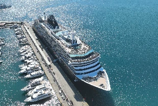 Explora I 695 turistle Marmaris'e geldi