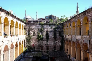 Fatih döneminden gelen miras sürüyor: Gümüş el sanatları atölyelerinin merkezi Büyük Yeni Han