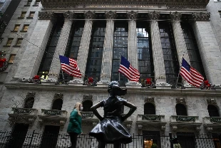 Fed kararı öncesi New York borsası düşüşle açıldı