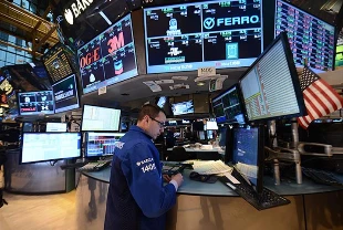 Fed kararı öncesi Wall Street'te temkinli başlangıç