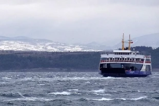 Fırtına nedeniyle Gökçeada ve Bozcaada feribot seferleri iptal edildi