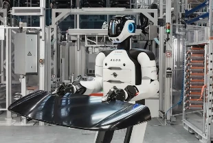 Fiziksel yapay zeka dönemi: BMW fabrikasında insansı robotlar iş başı yaptı