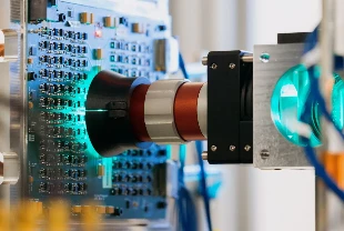 Fotonik hesaplamanın yeni anahtarı: Süper malzeme ‘Jiromorf'