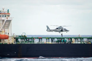 Fransız donanmasından operasyon: Rus 'gölge filosuna' ait gemi alıkonuldu