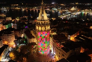 Galata Kulesi'nde E-Ticaret Haftası için yapay zeka gösterisi