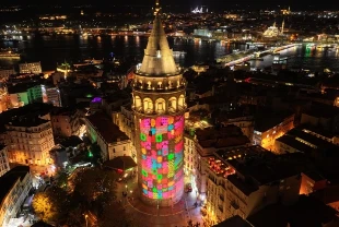 Galata Kulesi'nde Türkiye E-Ticaret Haftası için mapping gösterisi yapıldı