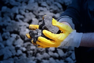 Gaz arzındaki kısıtlar kömür kullanımını artırdı: Fiyatlar iki yılın zirvesine çıktı