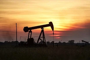 Goldman Sachs'tan ikili sinyal: Petrol tahmini değişmedi, riskler büyüdü