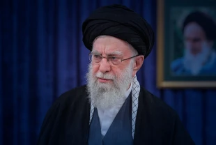 Hamaney'den Trump'a yanıt: En güçlü ordu bile tokat yiyebilir