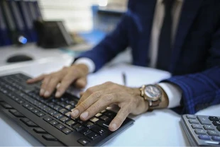 Hazine ve Maliye Bakanlığı personel alımı yapacak! 104 uzman yardımcısı için başvurular başladı