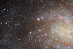 Hubble, gece gökyüzünden daha sönük bir galaksi buldu